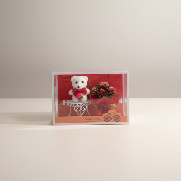 Ursulet de Plus Alb cu Buchet Rosu | Cadou Romantic Complet